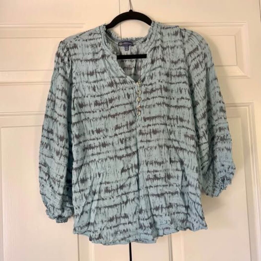 Democracy Blue Gray Tie-Dye Ruffle Sleeve Button Blouse — XL